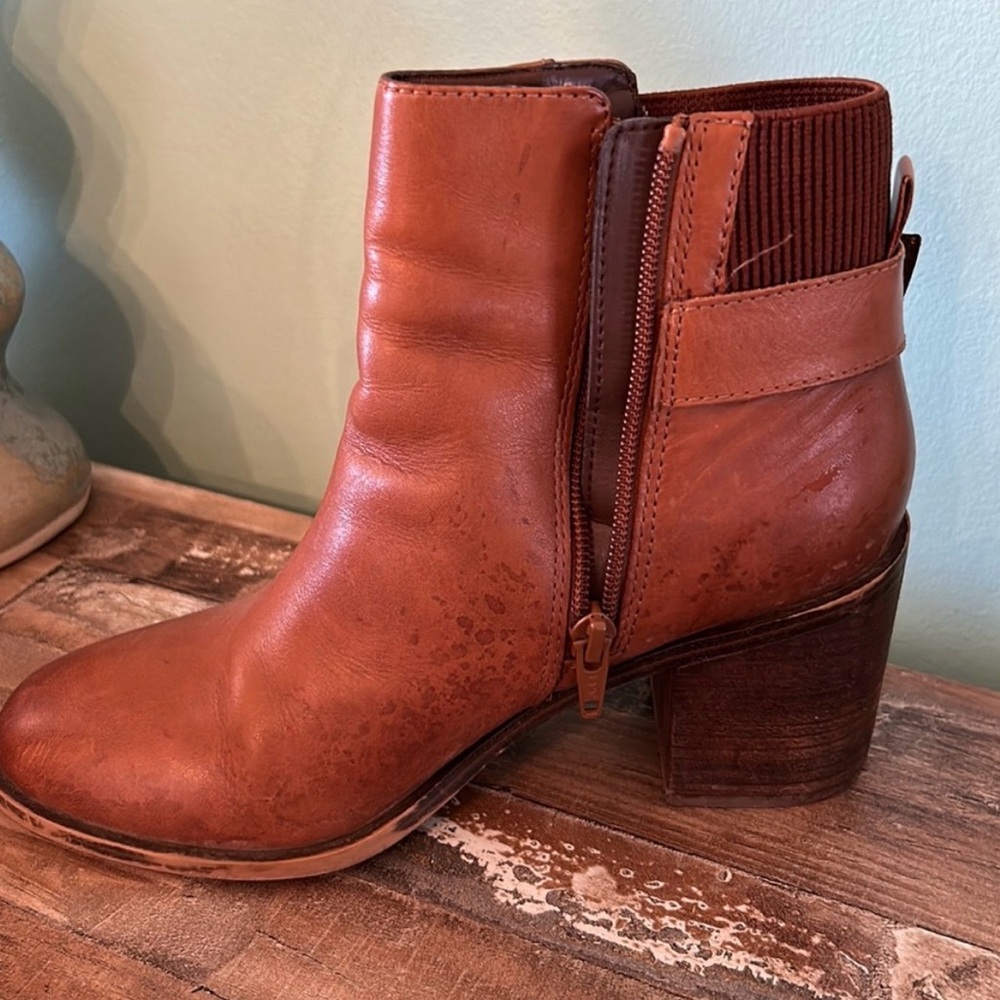 ALDO - COGNAC LEATHER ANKLE BOOTS - Picture 7 of 7
